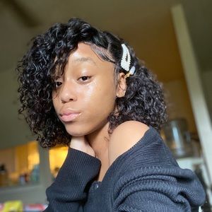 Meet your Posher, Emoni